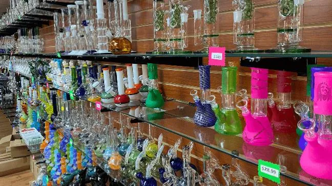 Glass availability near 13565 US-59, Rushville, MO 64484