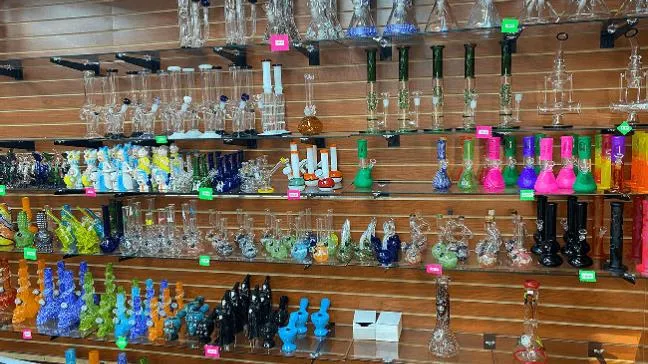 Glass availability near 13565 US-59, Rushville, MO 64484